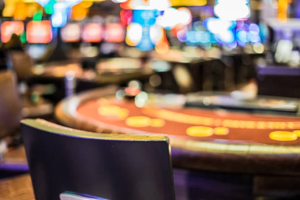 Live blackjack dealer broadcast interface on soka4d mobile platform